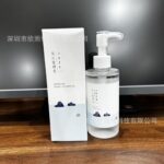 ROUND LAB 1025 Dokdo Cleansing Oil 200ml - Gentle Deep Cleansing Makeup Remover Oil with Mineral-Rich Deep Sea Water for Sensitive, Dry, All Skin Types, Dissolves Waterproof Makeup, No Tightness, Strengthens Skin Barrier